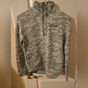 Vineyard vine sweatshirt